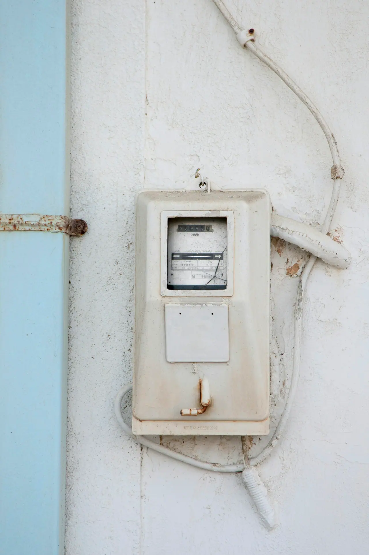 Compteur électrique dans un logement. Chaque photo, chaque relevé de compteur est enregistré avec sa date, pour limiter les litiges entre locataire et propriétaire.
